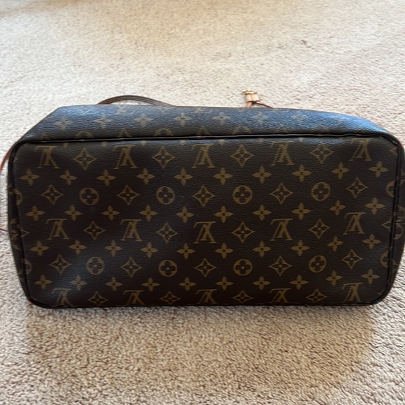 Authentic Neverfull GM Monogram PINK inside lining comes with receipt 2018 - Picture 11 of 17